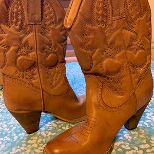 New Very Volatile Cowgirl boots